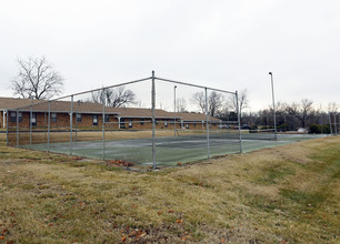 Oak Lawn in Springfield, MO - Foto de edificio - Building Photo