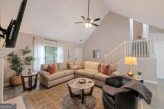 6839 Sandy Creek Dr in Riverdale, GA - Building Photo - Building Photo