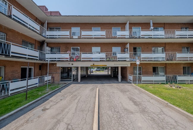 25 Nash Road North