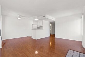 3685 Watseka Ave in Los Angeles, CA - Foto de edificio - Building Photo