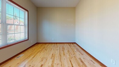 1015 7th St SE in Minneapolis, MN - Building Photo - Building Photo