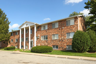 South Square Apartments in Holt, MI - Foto de edificio - Building Photo