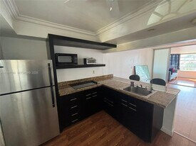 1302 NE 191st St in Miami, FL - Building Photo