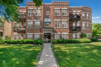 5706 W Lake St 420-438 N Waller Ave Chicago, IL 60644 in Chicago, IL - Foto de edificio - Building Photo