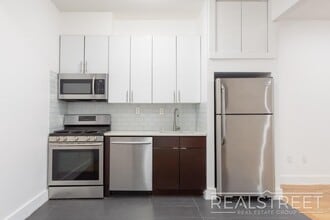 LUXURY LOFT in Queens! in Queens, NY - Building Photo - Building Photo