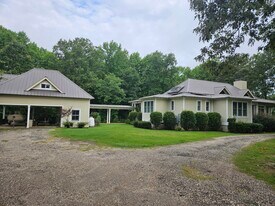 1290 Tivoli Rd in Sumter, SC - Building Photo