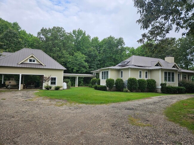 1290 Tivoli Rd