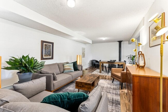 8620 Johnson Point Rd NE, Unit Johnson Point Apartment