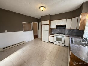 251 Henry St in South Amboy, NJ - Building Photo - Building Photo