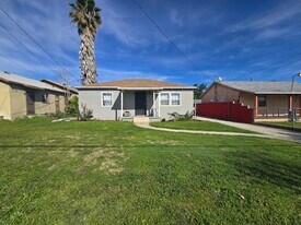 1030 W Temple St in San Bernardino, CA - Building Photo