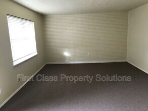 1731 NW 32nd St in Oklahoma City, OK - Building Photo - Building Photo