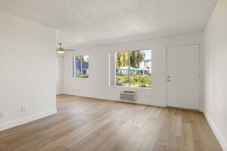 Horizon in El Cajon, CA - Foto de edificio - Building Photo