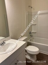 5903 Grantgrala Dr in Katy, TX - Building Photo - Building Photo