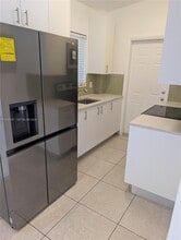 1585 NE 125th St in North Miami, FL - Building Photo - Building Photo