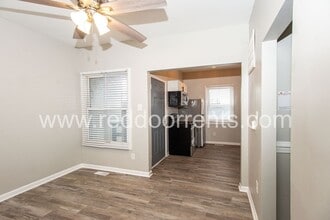 1329 E Market St in Indianapolis, IN - Foto de edificio - Building Photo