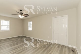 104 Madora St in Mount Holly, NC - Building Photo - Building Photo