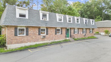 Long Acre Condominiums in Waterbury, CT - Building Photo - Building Photo