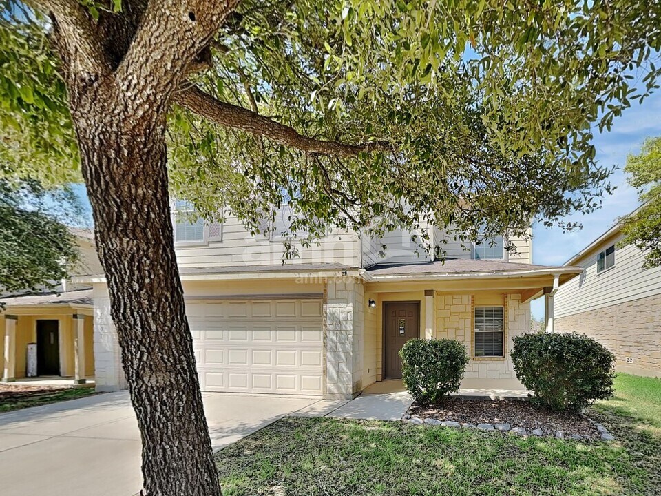 7607 Presidio Creek in Boerne, TX - Building Photo