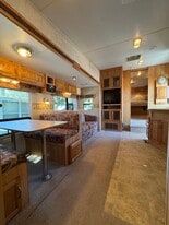 1073 Old Lakeport Rd NW in Moore Haven, FL - Building Photo