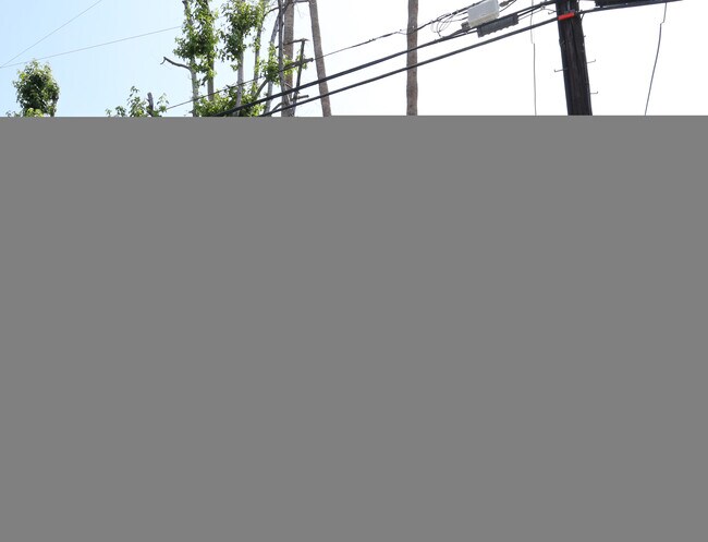 Villa Roma in Reseda, CA - Building Photo - Building Photo
