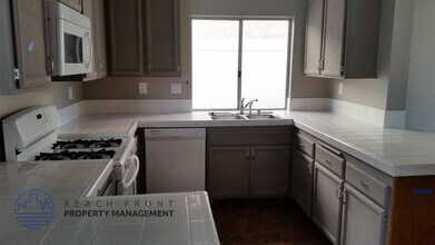 25092 Sonoria in Laguna Niguel, CA - Foto de edificio - Building Photo