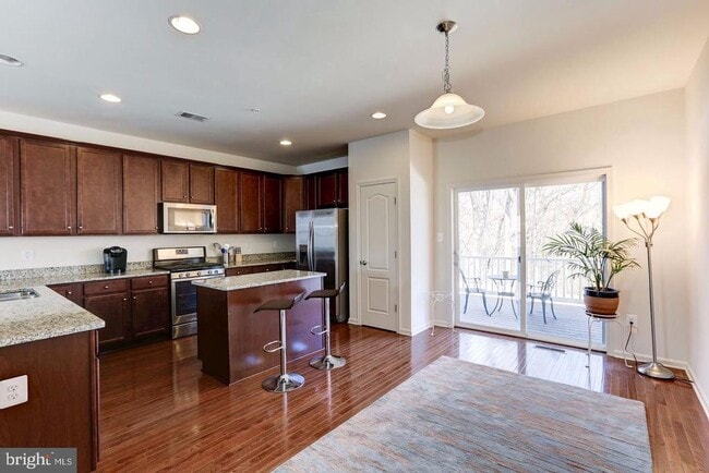 12805 Longford Glen Dr in Germantown, MD - Building Photo - Building Photo