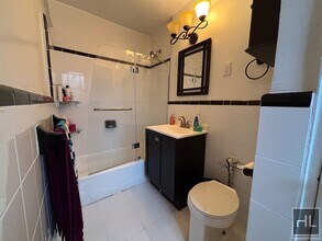 East 58th Street in New York, NY - Foto de edificio - Building Photo