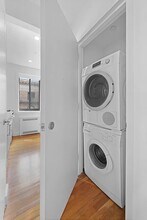 101 W 15th St in New York, NY - Building Photo - Building Photo