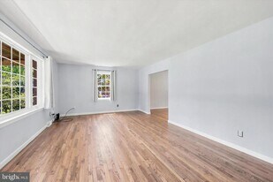 6 Janice Dr in Wilmington, DE - Building Photo