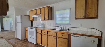 1170 Bonfire Dr in Mebane, NC - Building Photo - Building Photo