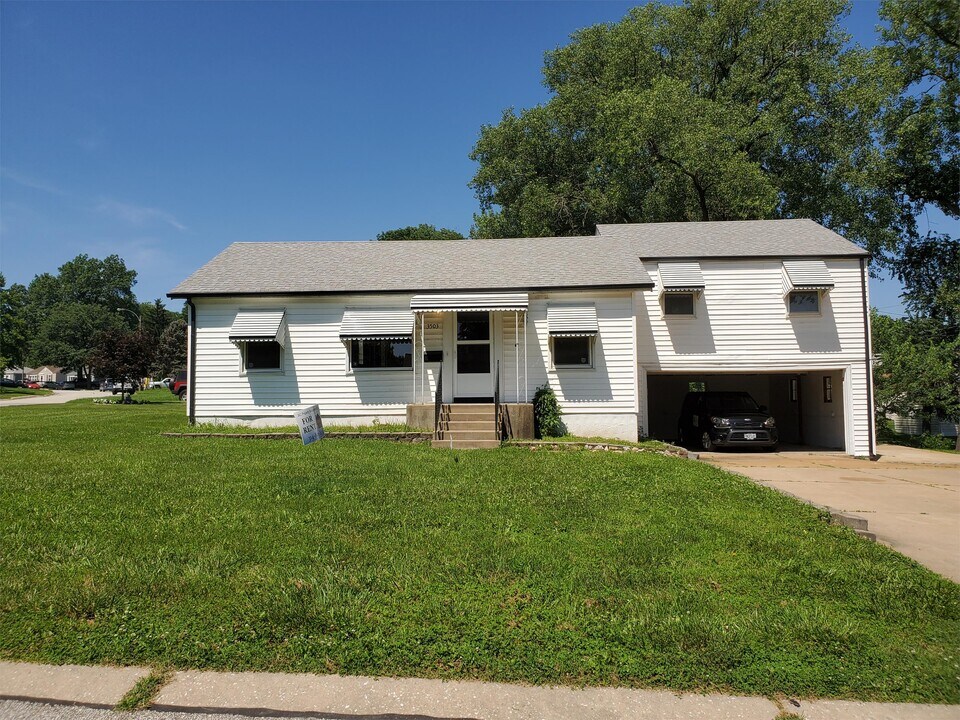 3503 St Sebastian Ln in St. Ann, MO - Building Photo