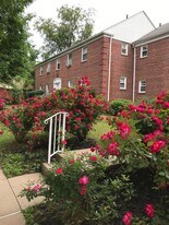 305 Benner St, Unit 305b2 in Highland Park, NJ - Building Photo