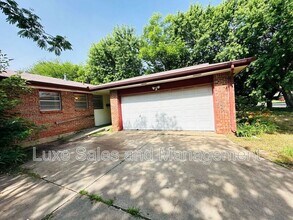 4313 Epperly Dr in Del City, OK - Building Photo - Building Photo