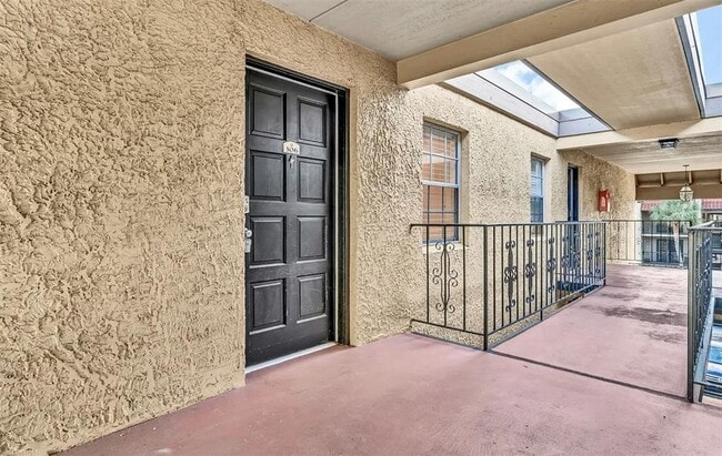 5304 W Kennedy Blvd in Tampa, FL - Building Photo - Building Photo