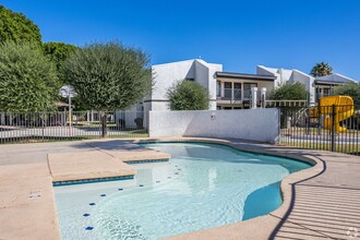 Regency Square in Yuma, AZ - Building Photo - Building Photo