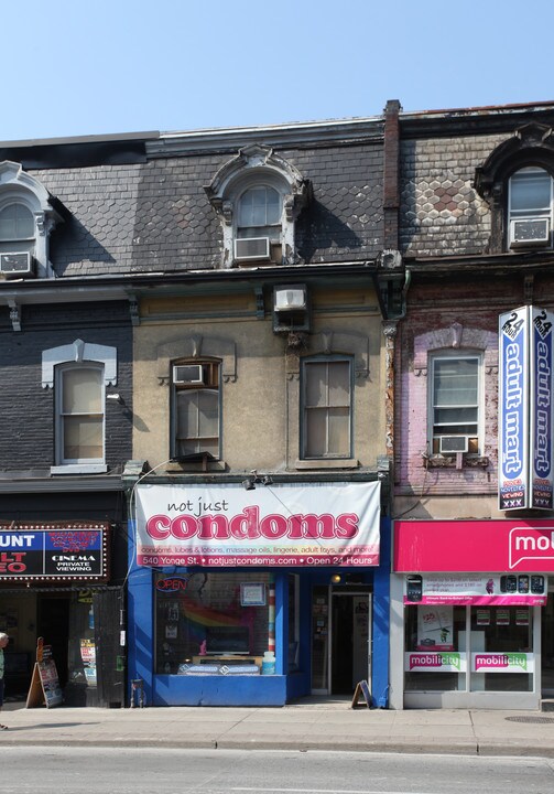 540 Yonge St in Toronto, ON - Building Photo