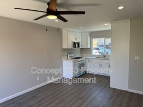 2520 E Anaheim St in Long Beach, CA - Building Photo - Building Photo