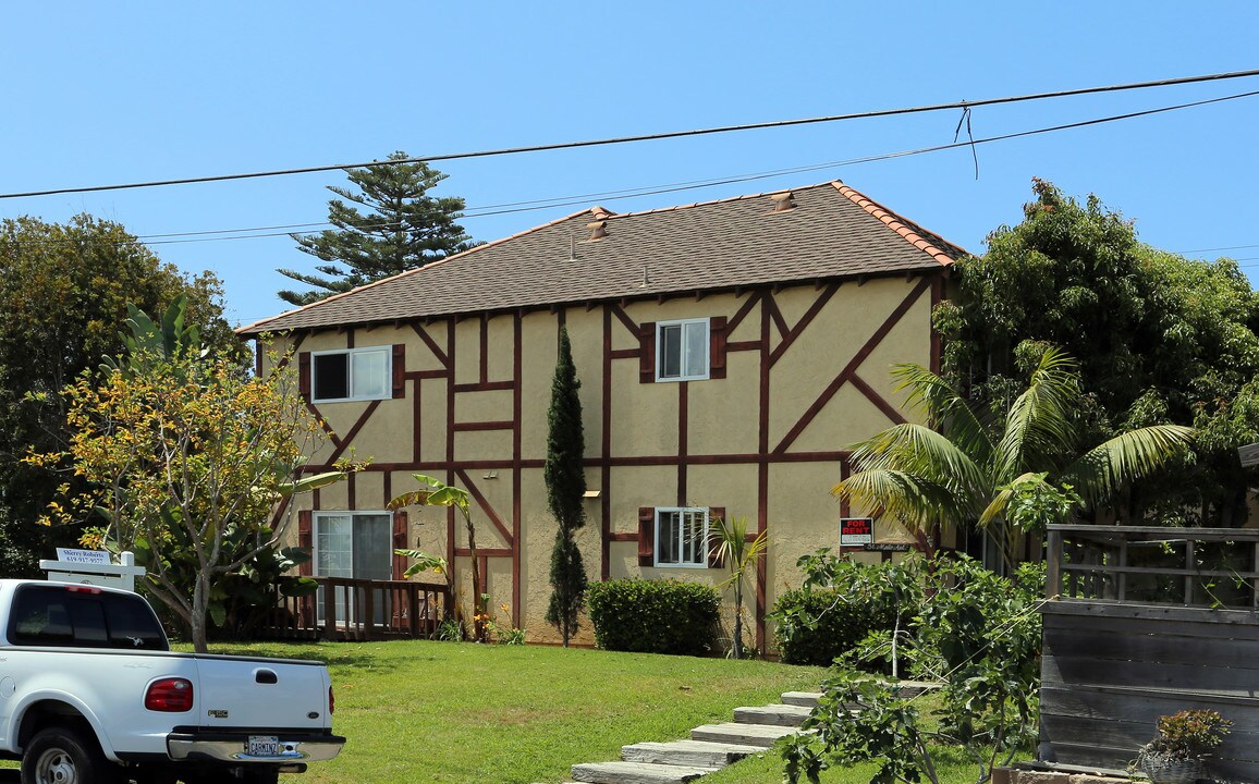 St Malo Apartment in Oceanside, CA - Building Photo