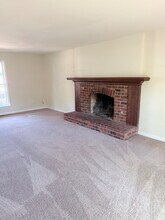5201 Hallmark Dr in Richmond, VA - Building Photo - Building Photo