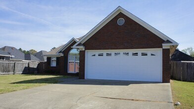 3304 Chariot Ct in Phenix City, AL - Building Photo - Building Photo