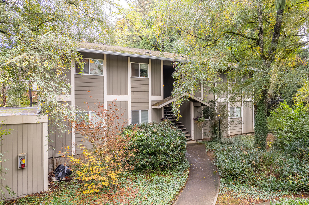 6640 SW Terri Ct in Portland, OR - Foto de edificio