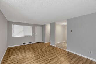 361 Earlington Ave SW in Renton, WA - Building Photo - Building Photo
