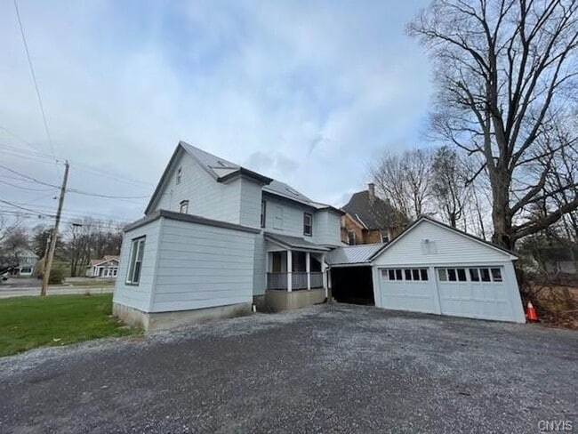 121 Tompkins St-Unit -121 Tompkins St in Cortland, NY - Building Photo - Building Photo
