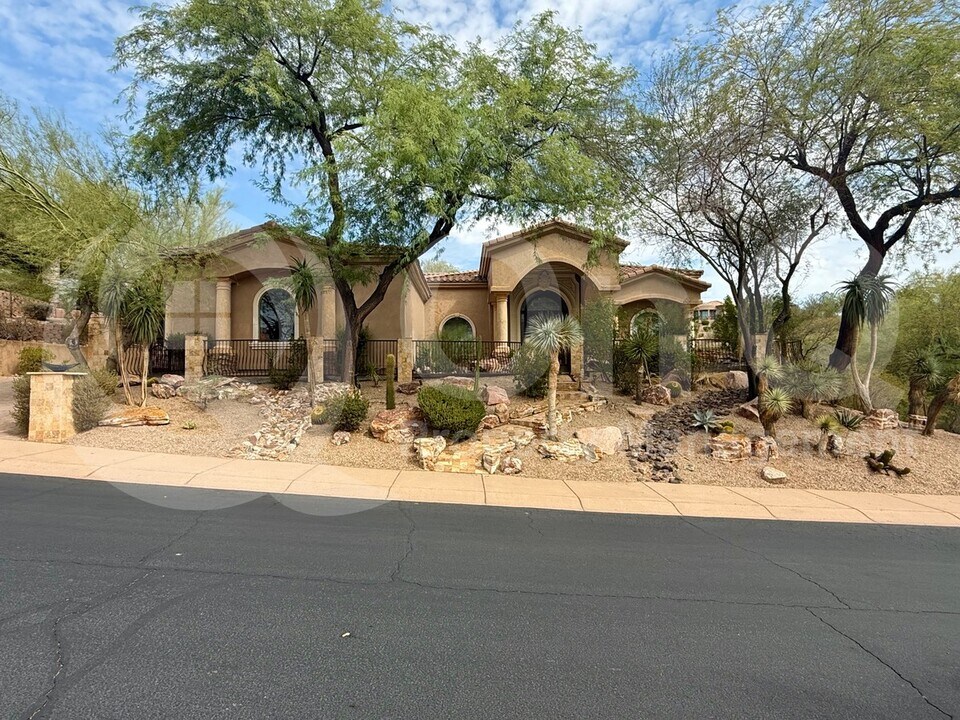 15118 E Camelview Dr in Fountain Hills, AZ - Building Photo