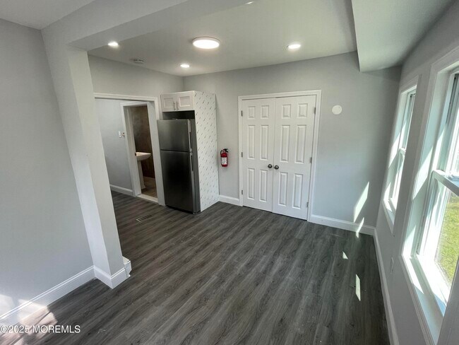 413 Ridge Ave in Asbury Park, NJ - Building Photo - Building Photo