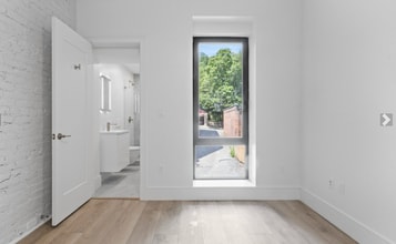 1574 Beacon St, Unit PH1 in Brookline, MA - Foto de edificio - Building Photo