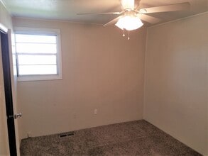 5997 Magnolia St, Unit 2 in Commerce City, CO - Building Photo - Building Photo