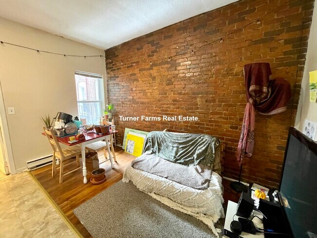 880 Huntington Ave, Unit 2