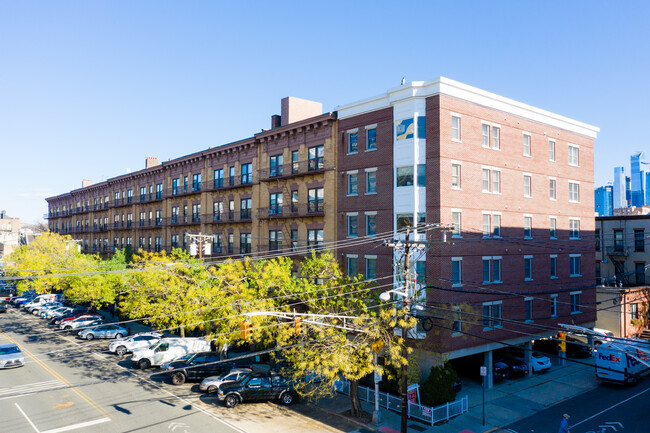 Willow View in Hoboken, NJ - Building Photo - Building Photo