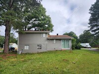 229 W Canterbury Dr photo'